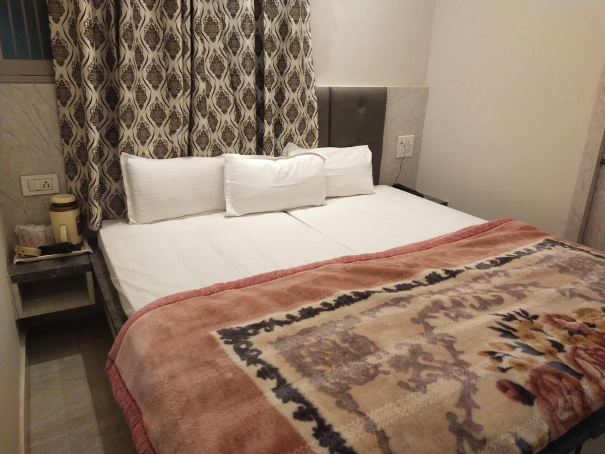 Hotel Gateway Kailash Varanasi Eksteriør bilde